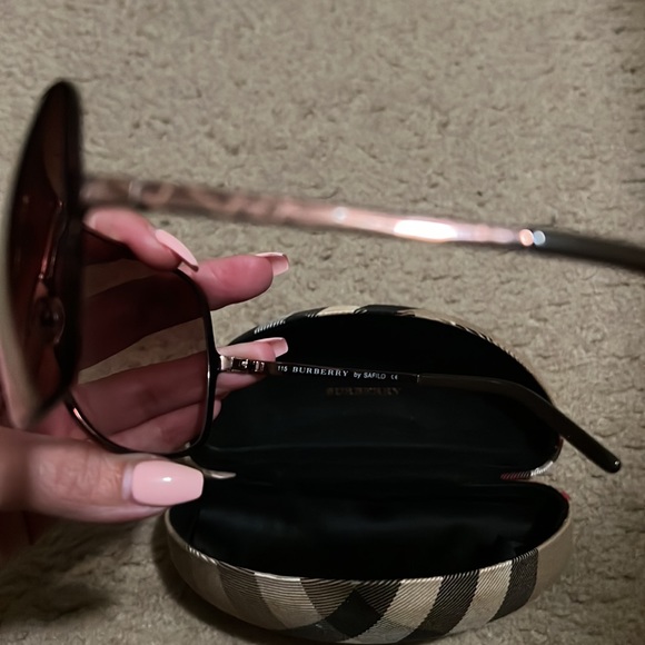 Authentic Burberry London sunglasses - Picture 3 of 5